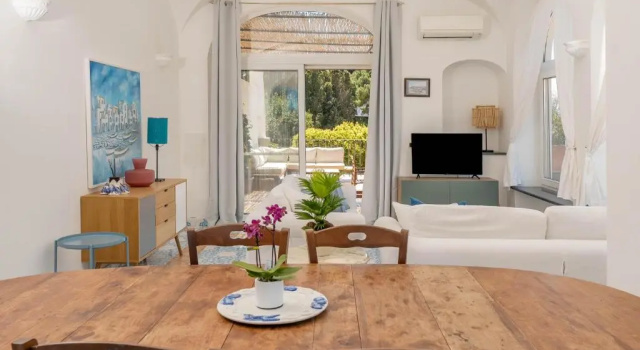 Апартаменты с 2 комнатами с частичным видом на море Oliveto Capri apartments