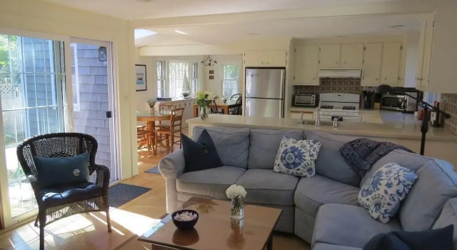 46 Fairview Drive South - Three Bedroom House