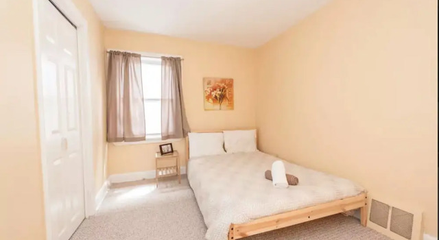 Home in Trendy & Vibrant Westboro, Varaa Hotelli Ottawa 