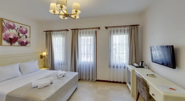 Двухместный номер Standard с балконом Orcey Hotel