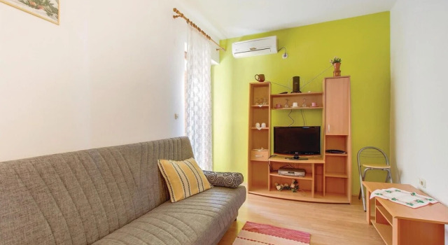 Awesome Home in Mali Losinj With Wifi and 1 Bedrooms, Забронировать Отель Отели Мали-Лошиня с парковкой, рядом с Автобусный вокзал Mali Losinj, Парковка