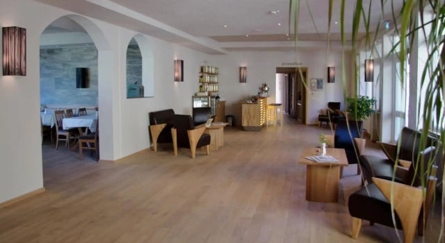 Gut Lilienfein - Gesundheitsoase mit Naturheilzentrum, Забронировать Отель Отели Markgräflerland с питанием, Пансион