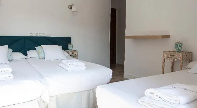 Трёхместный номер Standard с балконом Veracruz Boutique Puerta del Sol