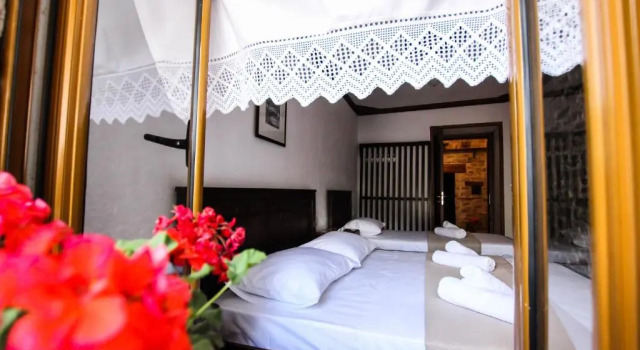 Трёхместный номер Standard с балконом Trigona Guest House & Hostel