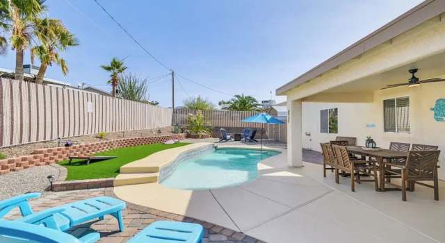 Коттедж Game Room + Fire Pit : Lake Havasu Retreat!