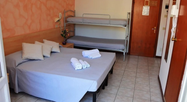 Hotel Jolanda