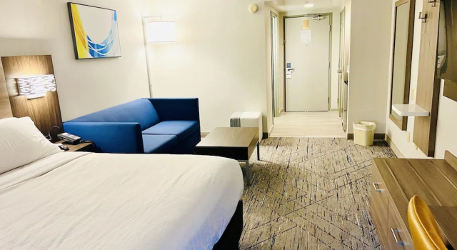 Номер Standard Holiday Inn Express Madison by IHG