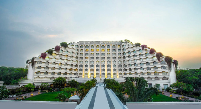 Люкс Presidential с террасой и небольшим бассейном Taj Krishna