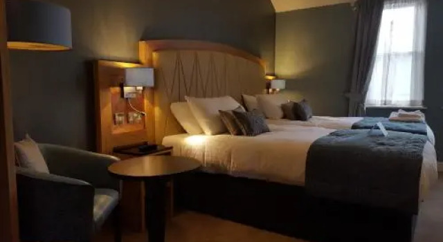 The Bull & Stirrup Hotel