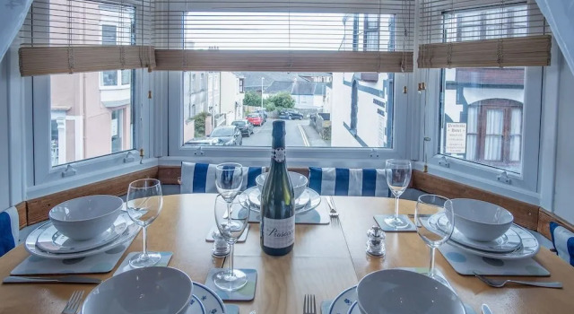 Starfish Apartment - 2 Bedroom Apartment - Tenby