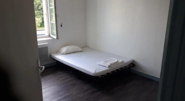 Quimper : studio de 27m2 avec petite chambre a 5 min a pied du centre ville, Rezerwuj Hotel Quimper 