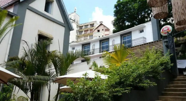 Hôtel Restaurant La Ribaudière, Забронировать Отель Отели Антананариву 3 звезды, рядом с The Rova of Antananarivo, 3*