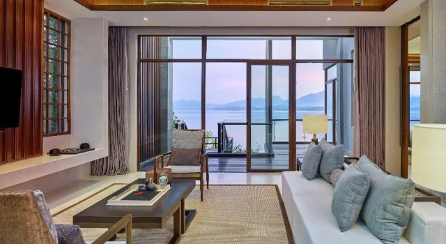 Номер Standard с балконом Lushan West Sea Resort, Curio Collection by Hilton