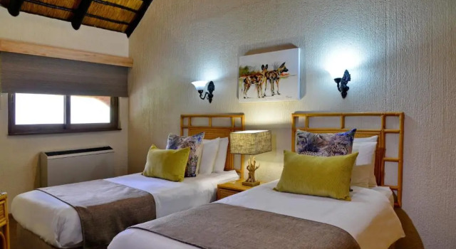 Kruger Park Retreat, Забронировать Отель Отели Хейзивью 3 звезды, рядом с Kruger Park Lodge Golf Club, 3*
