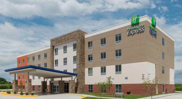 Holiday Inn Express Troy by IHG, Rezerwuj Hotel Hotele w Illinois z basenem, Basen