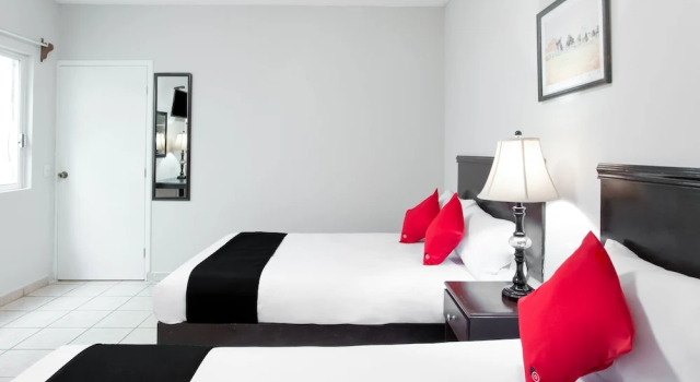 Четырёхместный номер Superior Boca Inn Hotel & Suites
