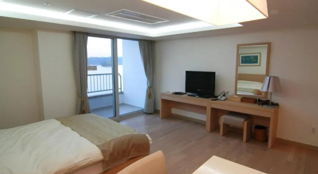 Номер Deluxe Kumho Tongyeong Marina Resort