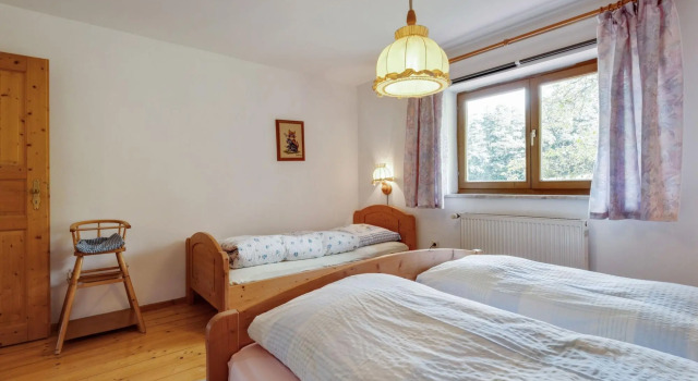 Wohnung in Neukirchen mit Skifahren & Pool, Varaa Huoneisto Hotellit Baijeri pysäköinnillä, Pysäköinti