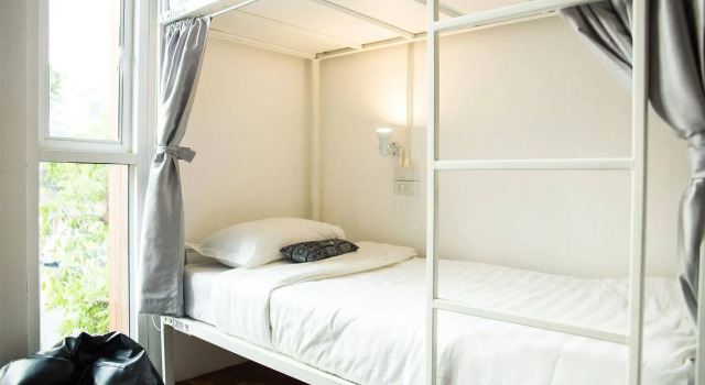 Two Gals And The Pig Boutique Hostel