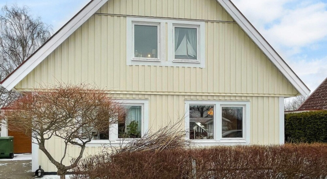 4 Star Holiday Home in Bergkvara, Varaa Lomakoti Torsas Kalmari