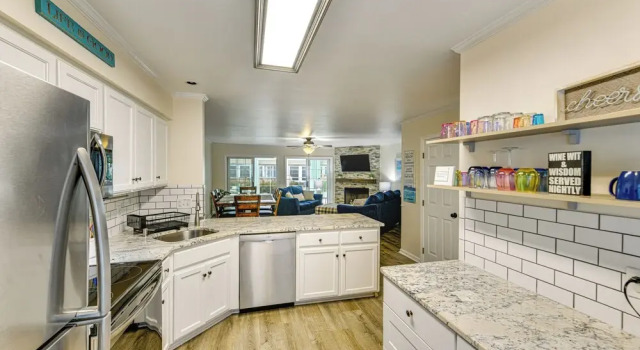 Апартаменты с 3 комнатами 2 Mi to Rehoboth Beach: Home w/ Sunroom!