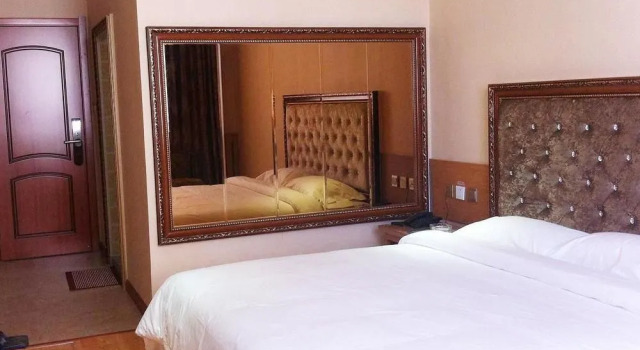 Jiaohe Lanwan Business Hotel, Prenota Hotel Hotel a Jilin con parcheggio, Parcheggio