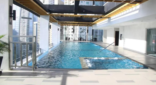 A2J Luxury Balcony BGC Suite Near SM AURA Taguig, Varaa Hotelli 5 tähden hotellit kohteessa Luzon, 5*