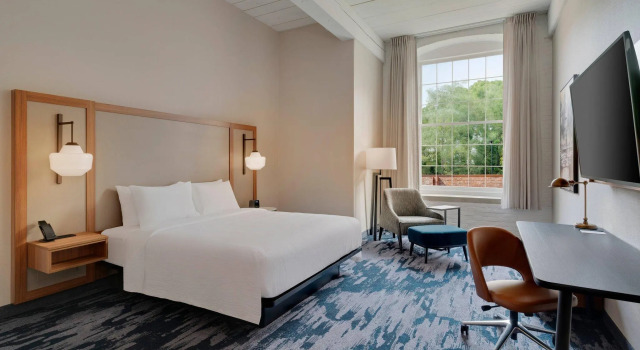 Двухместный номер Standard Fairfield Inn & Suites Madison Historic Eagle Cotton Mill
