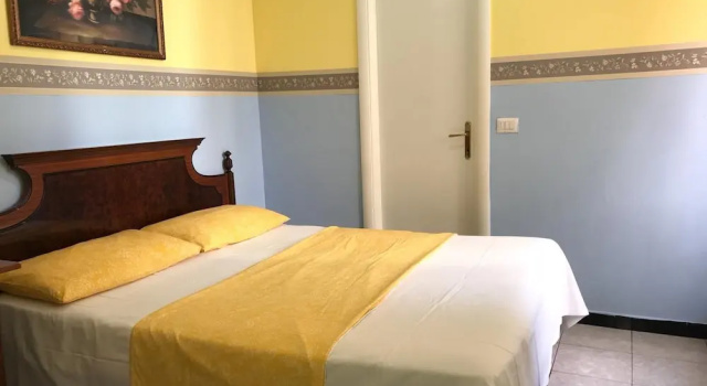 Moon Bay House, Prenota Hotel Roma Lazio