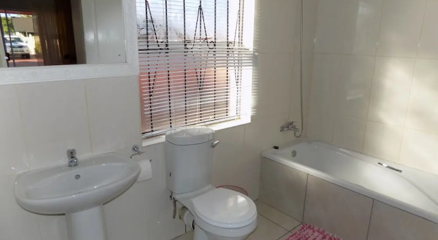Двухместный номер Standard c 1 комнатой с видом на сад Joezebel Guesthouse