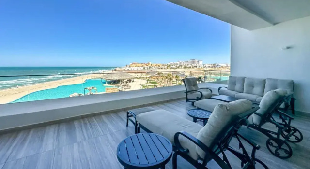 Апартаменты 2BR Iconic Oceanfront Escape