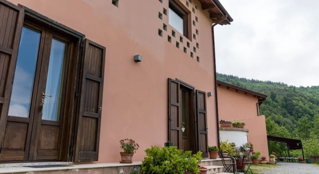 Agriturismo Terrerosse di Massadita, Varaa Lomakoti Hotellit Pollino pysäköinnillä, Pysäköinti
