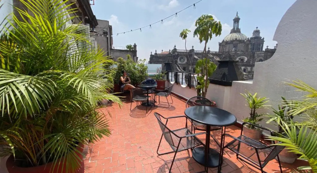 Кровать в общем номере Hostel Mundo Joven Catedral