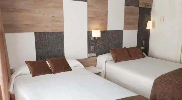 Четырёхместный номер Standard Hotel Cesar Augustus