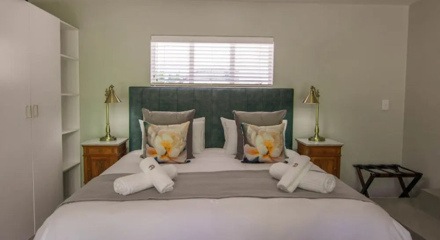 Двухместный номер Premium с балконом и с видом на сад Rozenburg Guest House