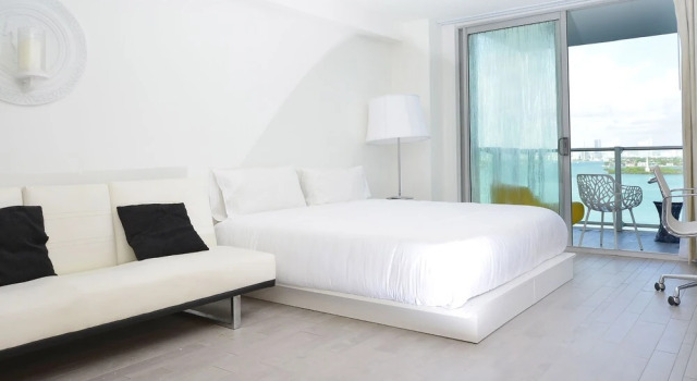 5 Guests Apt In 5 Hotel. 2 Queen 1 King 014, Varaa Hotelli Hotellit Miami Beach uima-altaalla, Uima-allas