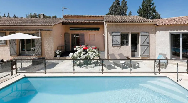 Вилла Villavos- Le Bocage - Ancienne bastide Au charme authentique - piscine et jardin privés - 12 pers - Cassis