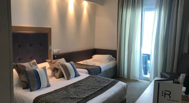 Трёхместный номер Standard с балконом Hotel Revellata & Spa