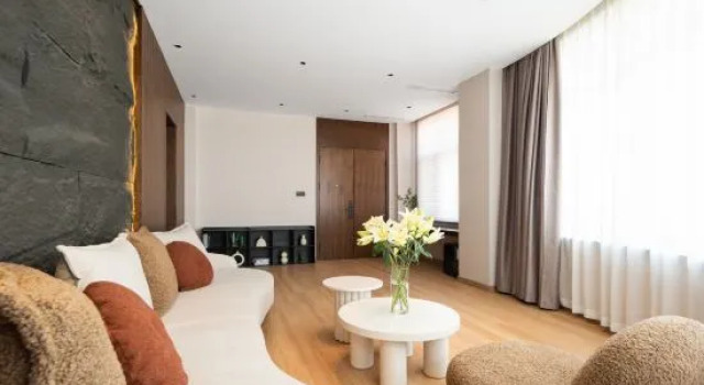 Люкс Deluxe ZMAX Manxi Hotel (Tianjin Wuqing High-speed Railway Station Florence Town)