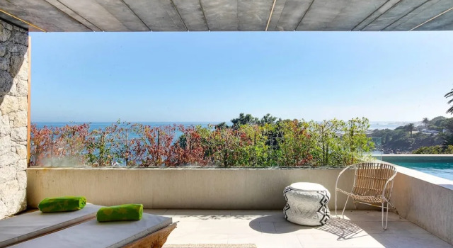 Апартаменты Modern Seaside Apartment w Incredible Views Lillamton