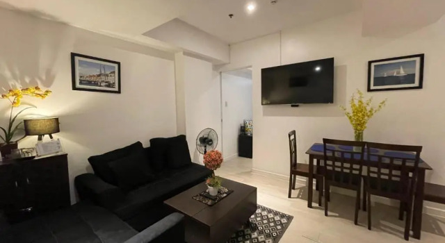 Номер Standard Manila Urban Resort at Azure