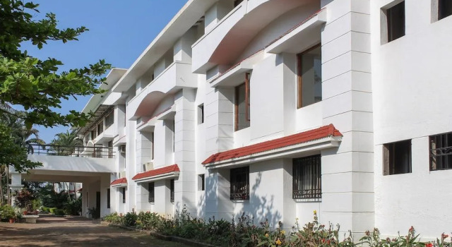 OYO 18920 The Heritage Resort, Забронировать Курортный отель Хараквадла штат Махараштра