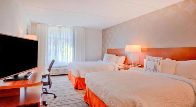 Четырёхместный номер Standard Fairfield Inn & Suites by Marriott Winston-Salem Downtown