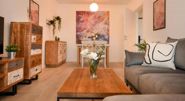 SUGAR RUSH - Modern 1BR Apt with Balcony, Rezerwuj Apartament Hotele w Ilfov z parkingiem, Parking