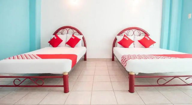Четырёхместный люкс с балконом OYO Hotel Estacion,José Cardel,Parque Central Revolución