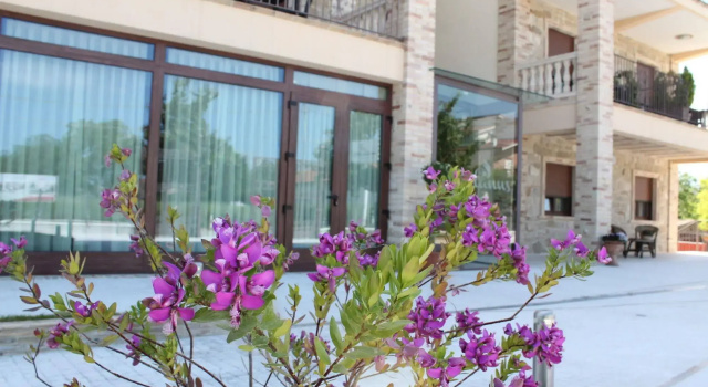 Halanus Hotel And Resort, Book Ferieresort 3-stjernede hoteller i Alanno, 3*