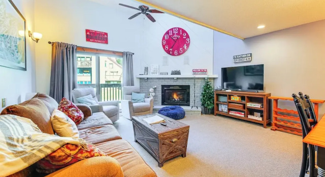 Апартаменты Walk to Mt Snow: Cozy West Dover Condo