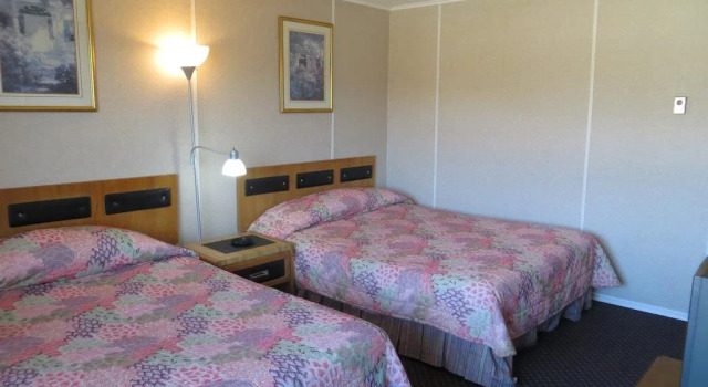 Peterboro Express Inn, Varaa Hotelli  