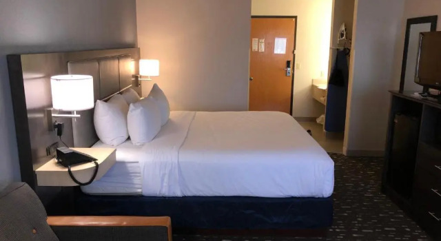 Двухместный номер Standard Holiday Inn Express Auburn - Touring Drive
