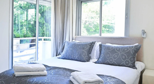 Homey 2BR in Frug 32 by HolyGuest, Забронировать Отель Тель-Авив Тель-Авивский округ, рядом с Площадь Рабина